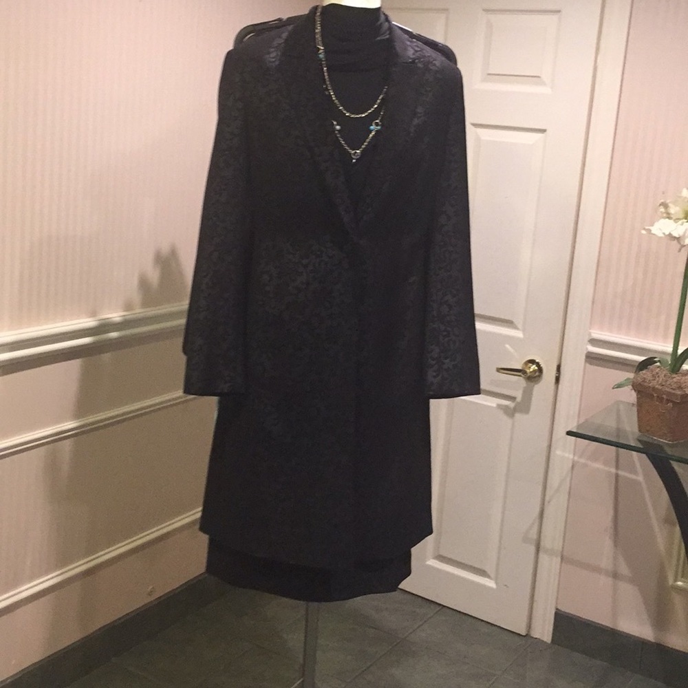 💕Host Pick💕⬇️Price Drop⬇️NWOT Black 2 piece suit Long jacket with pencil skirt